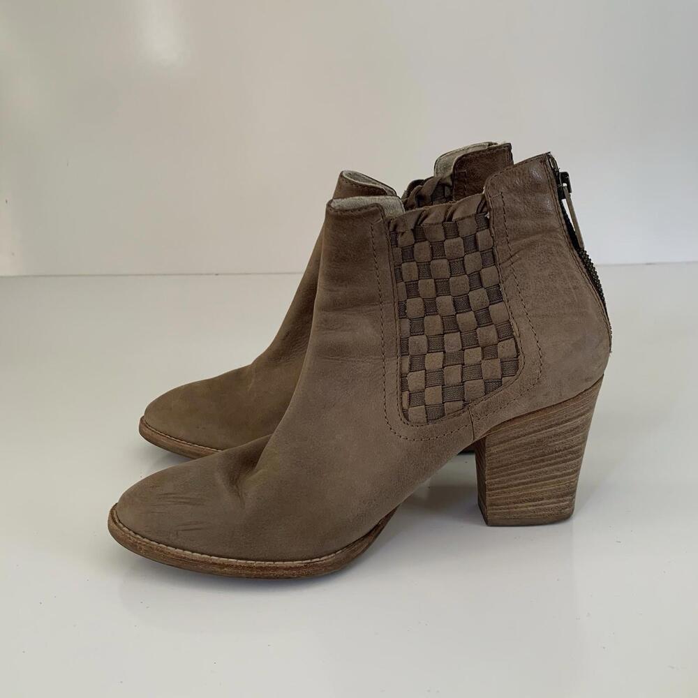 Aquatalia Frannie woven basket weave Ankle Boot Tan Leather Stacked Heel Boots 9